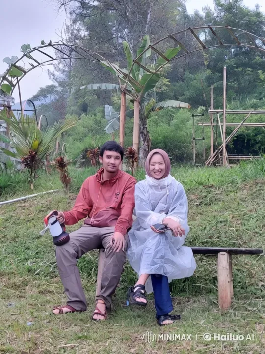 Casual Attire, Outdoor Kungfu Display with Supportive Observer – AI Generated Video | Hailuo AI