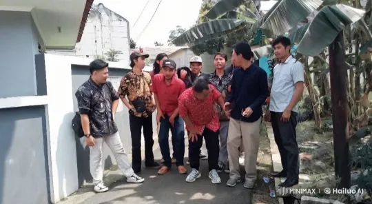 Flying Kung Fu Display by Group on Outdoor Pathway – AI Generated Video | Hailuo AI