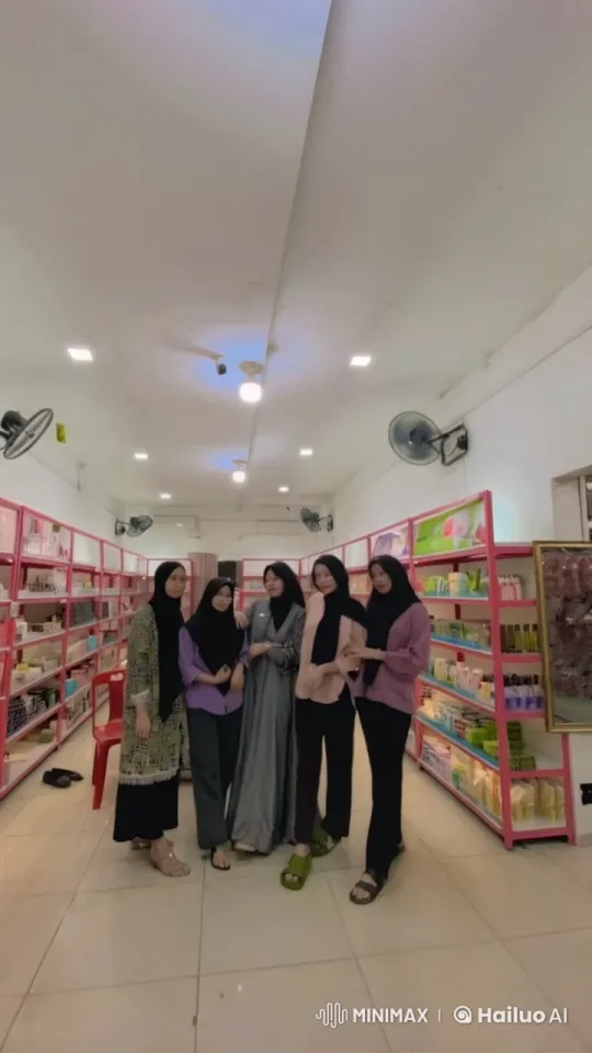 Women's Kungfu Fight in Cosmetics Store – AI Generated Video | Hailuo AI