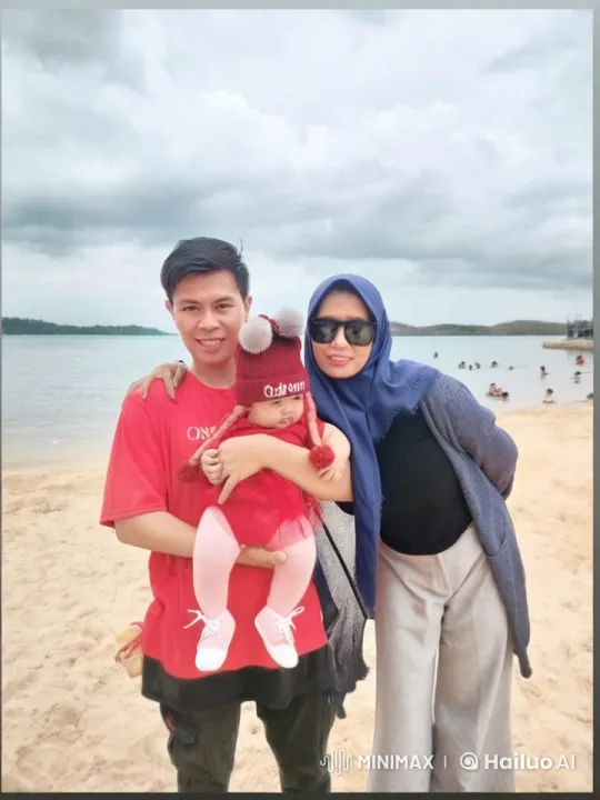 Family on Beach Performs Dramatic Kung Fu Display – AI Generated Video | Hailuo AI