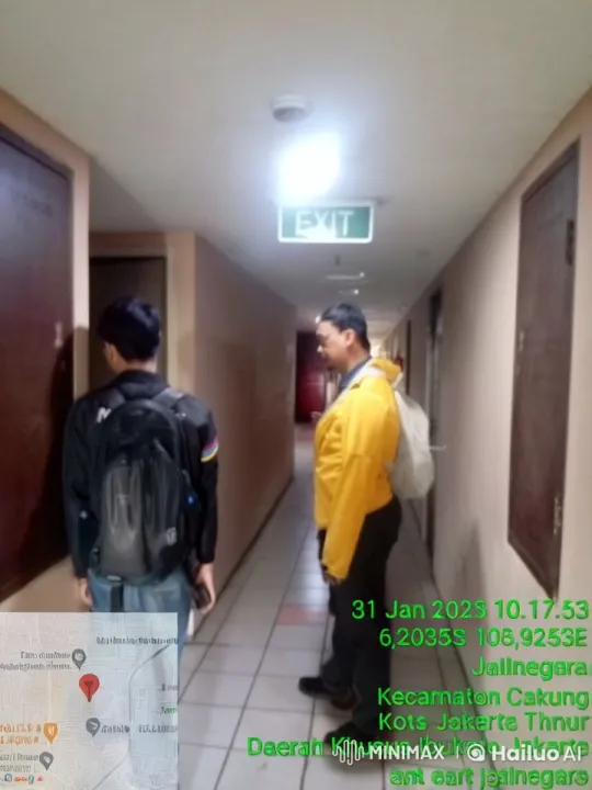 Aerial Combat in a Narrow Hallway – AI Generated Video | Hailuo AI