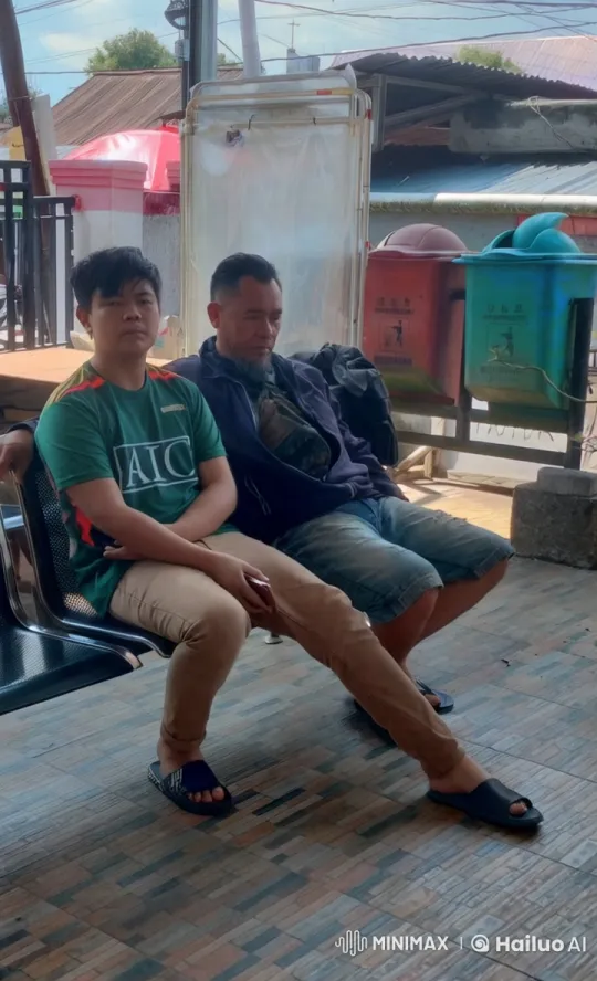 Outdoor Kungfu Practice Session in Small Town – AI Generated Video | Hailuo AI
