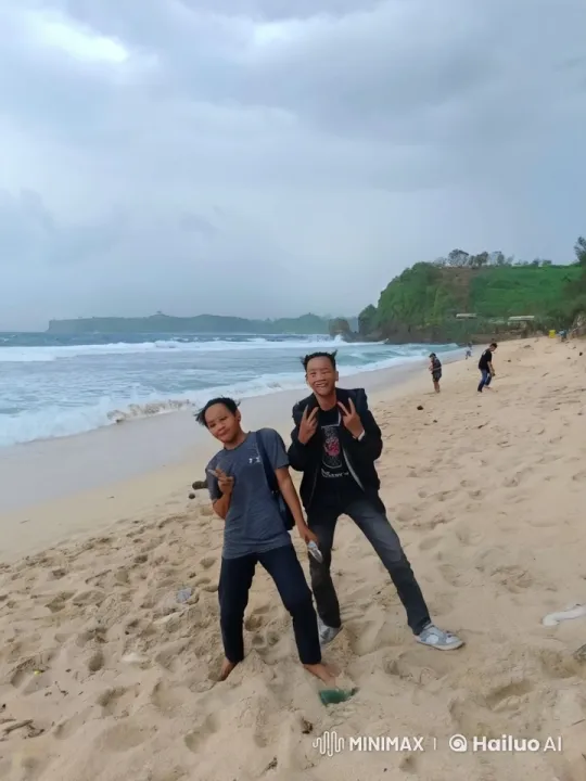 Beach Kung Fu Sparring with Dynamic Moves and Dramatic Setting – AI Generated Video | Hailuo AI