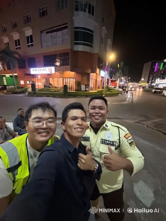 Nighttime Kung Fu Display on Illuminated Street Corner – AI Generated Video | Hailuo AI
