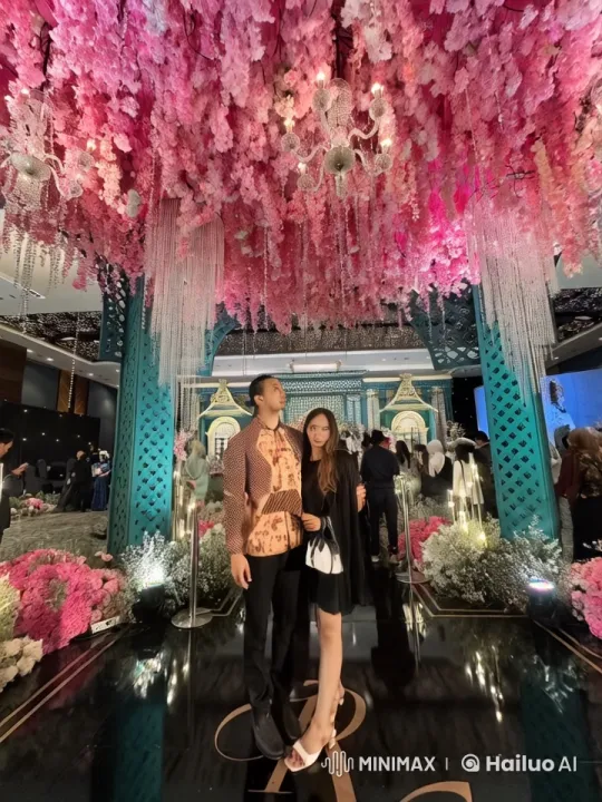 Luxurious Venue Hosts Elegant Kung Fu Display – AI Generated Video | Hailuo AI