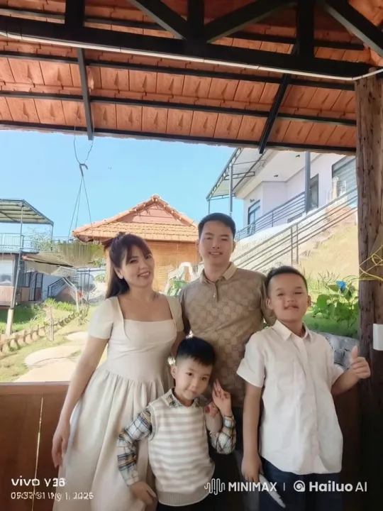 Family Demonstrates Kung Fu Skills on Porch – AI Generated Video | Hailuo AI