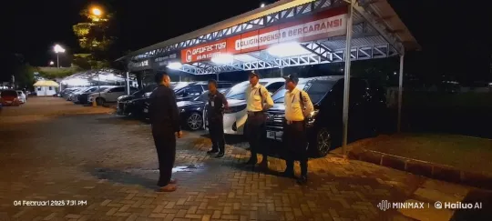 Nighttime Kung Fu Training at Car Dealership – AI Generated Video | Hailuo AI
