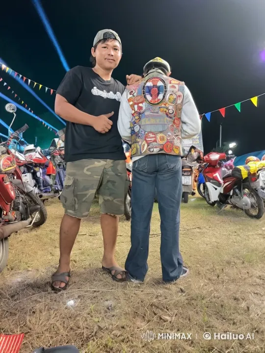 Nighttime Motorcycle Gathering: High-Energy Martial Arts Sparring – AI Generated Video | Hailuo AI