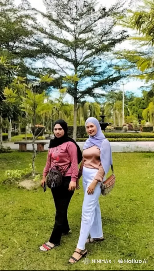 Women Perform Kung Fu in Serene Park Setting – AI Generated Video | Hailuo AI