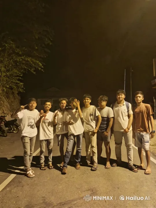 Nighttime Street Kungfu Fun with Friends – AI Generated Video | Hailuo AI