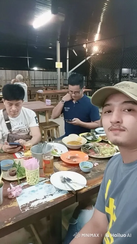 Casual Dining Turned Martial Arts Display – AI Generated Video | Hailuo AI