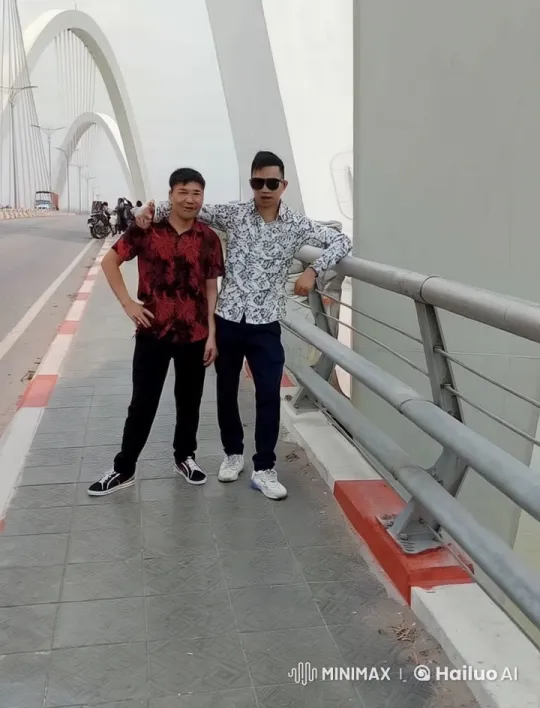 Martial Arts Duel on Bridge with Dynamic Stances – AI Generated Video | Hailuo AI