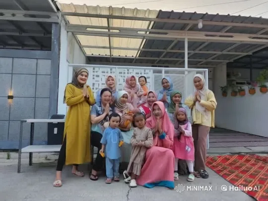 Family's Playful Kungfu Practice in Modern Outdoor Setting – AI Generated Video | Hailuo AI