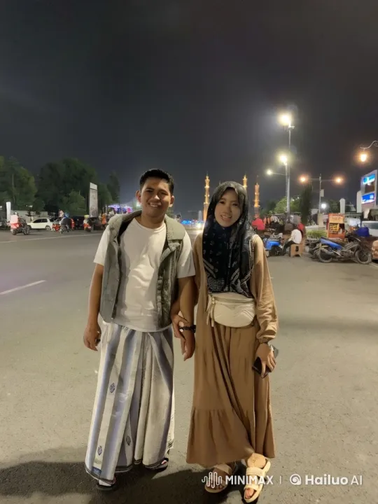 Traditional Kung Fu Performance in Urban Night Setting – AI Generated Video | Hailuo AI