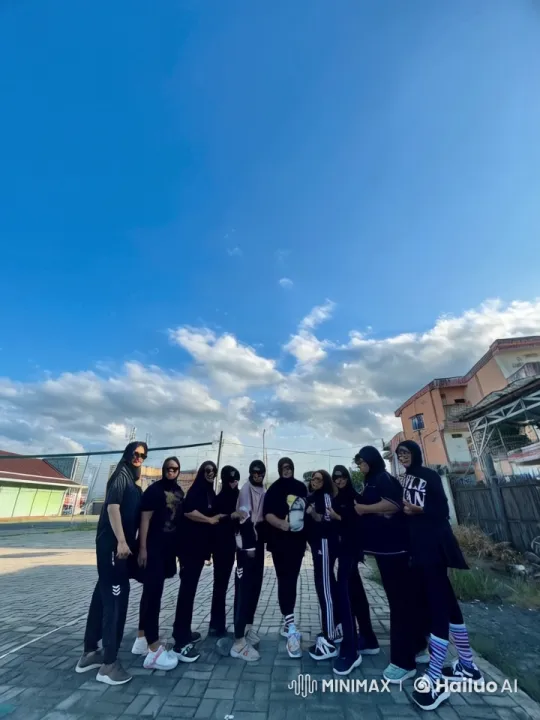 Athletic Group Performs Synchronized Kung Fu Display – AI Generated Video | Hailuo AI