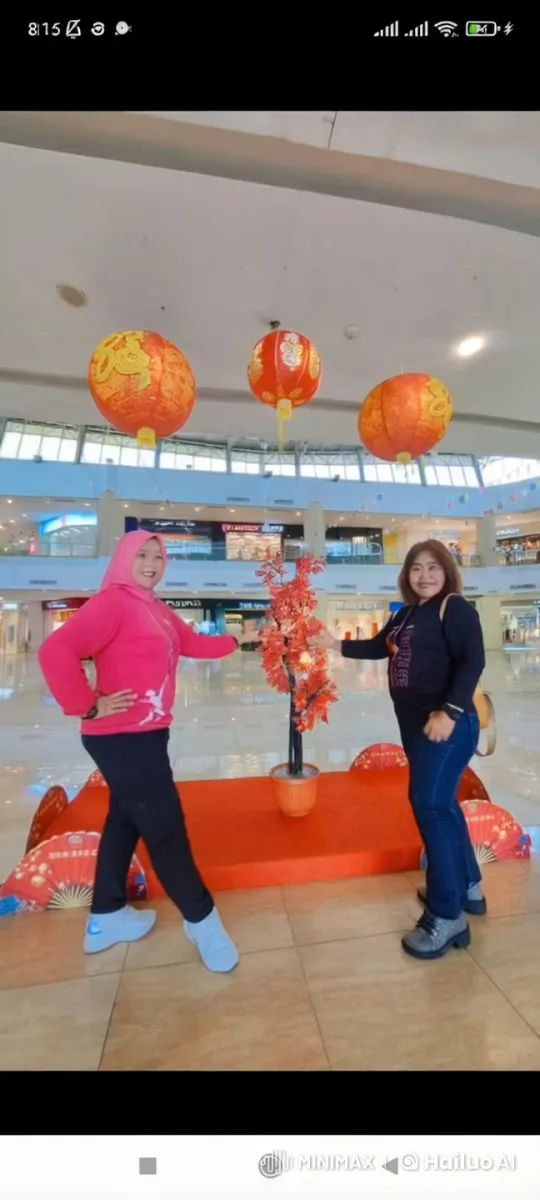 Chinese Martial Arts Display in Festive Shopping Mall – AI Generated Video | Hailuo AI