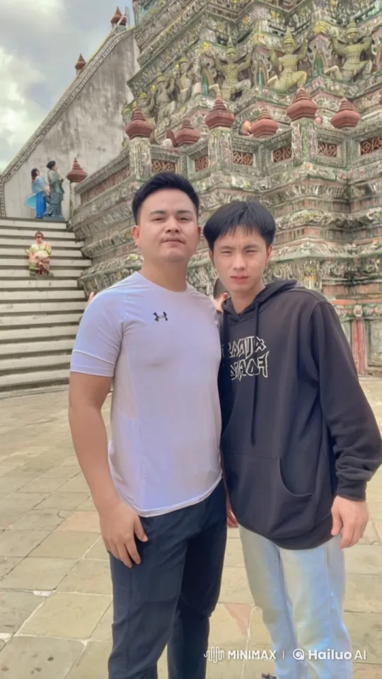 Kung Fu Duel at Ornate Temple – AI Generated Video | Hailuo AI