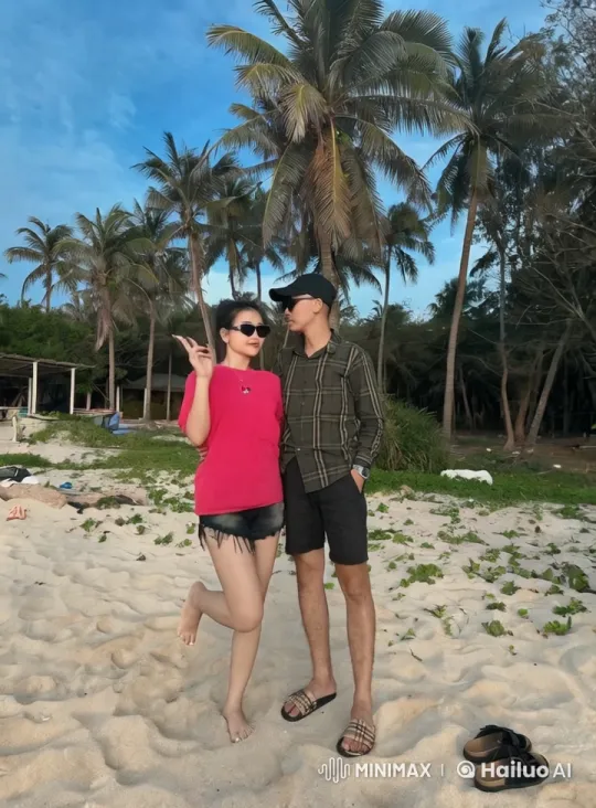 Couple on Beach Engages in Spontaneous Martial Arts Display – AI Generated Video | Hailuo AI