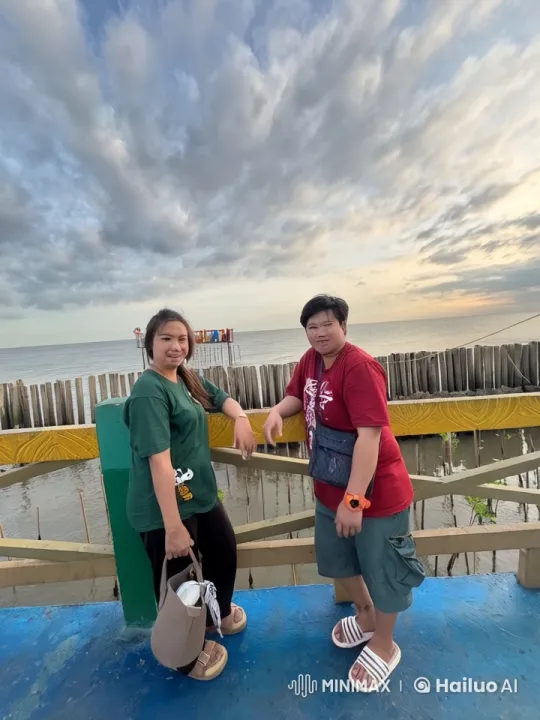 Sunset Kung Fu Showdown on a Pier – AI Generated Video | Hailuo AI