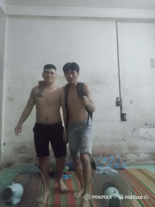 Two Shirtless Men Fight in a Bare Room – AI Generated Video | Hailuo AI