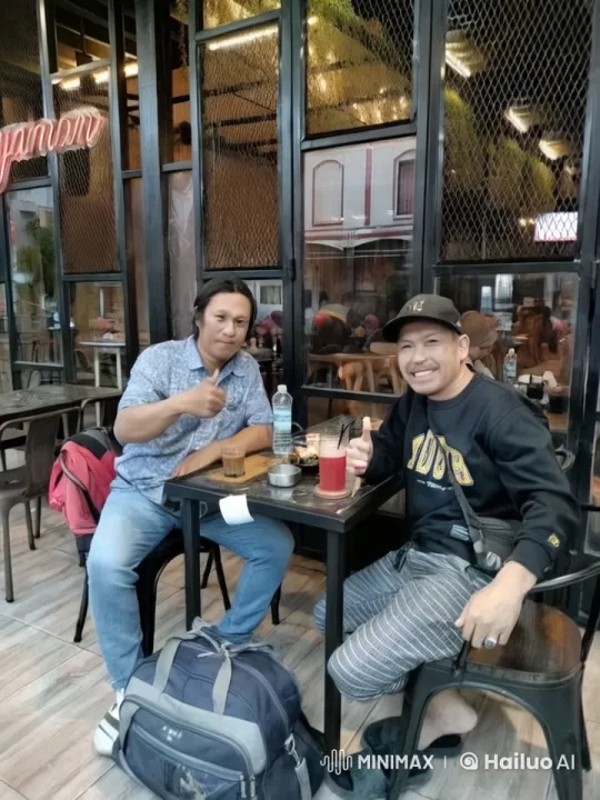 Impromptu Kung Fu Display in Bustling Café – AI Generated Video | Hailuo AI