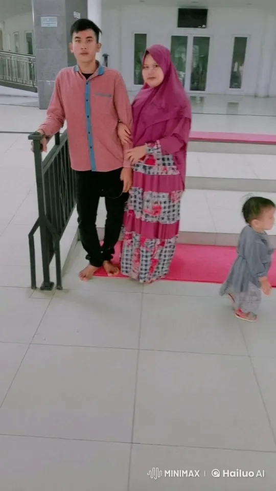 Couple Practices Kungfu, Child Mimics Moves – AI Generated Video | Hailuo AI