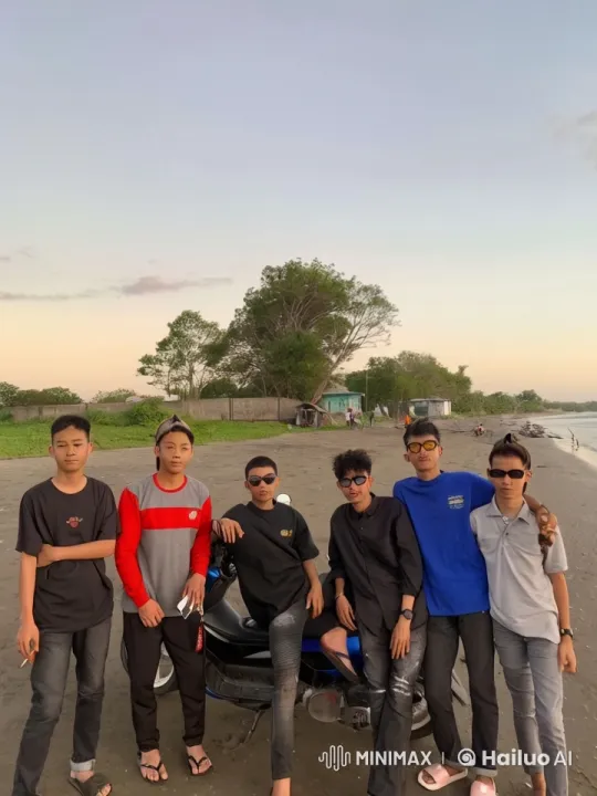 Young Men Perform Kungfu on Beach at Sunset – AI Generated Video | Hailuo AI