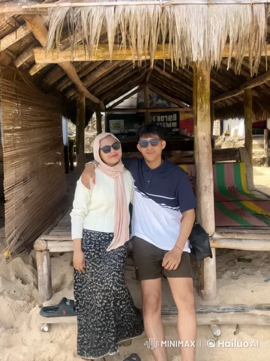 Couples' Playful Kungfu on the Beach – AI Generated Video | Hailuo AI