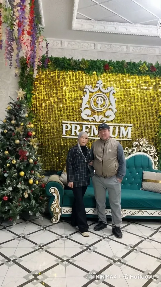 Choreographed Kungfu Fight in Elegant Christmas Setting – AI Generated Video | Hailuo AI