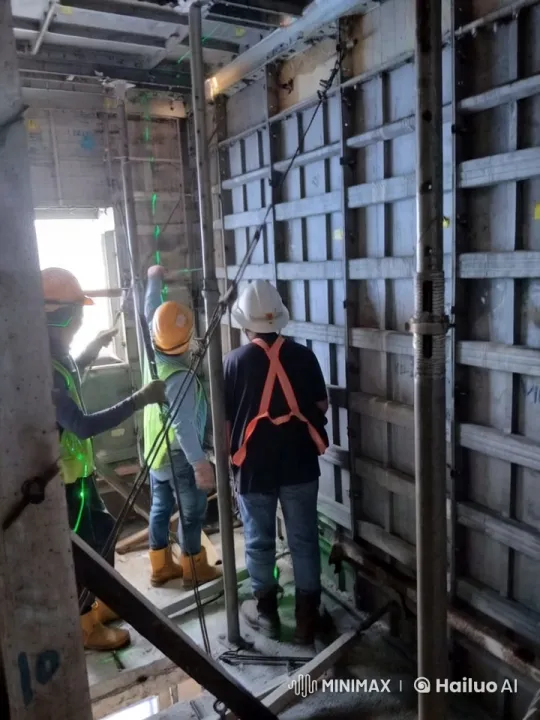 Workers Engage in Kung Fu Fight at Construction Site – AI Generated Video | Hailuo AI