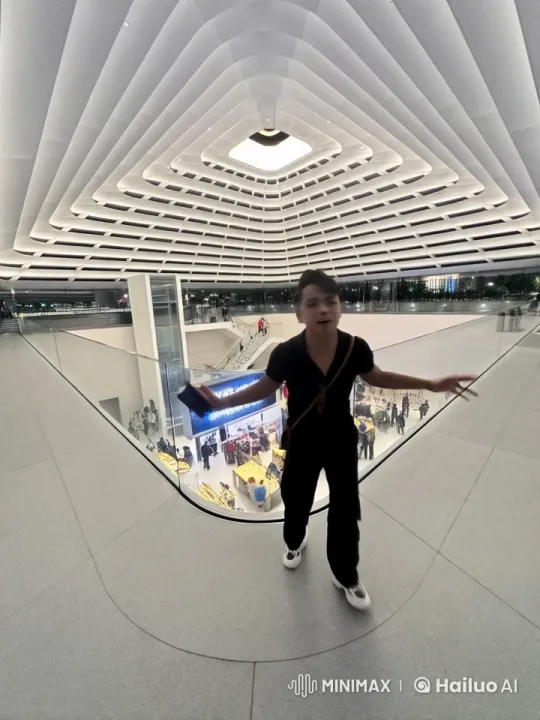 Kungfu Performance Showcases Tradition in Modern Setting – AI Generated Video | Hailuo AI
