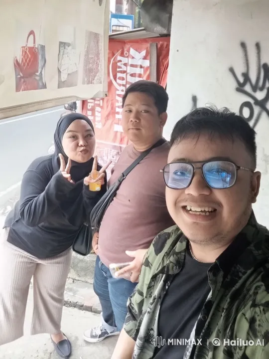 Friends Enjoying Street Photography and Playful Kungfu Moments – AI Generated Video | Hailuo AI