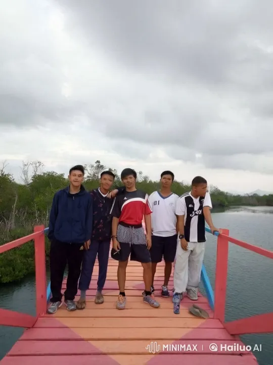 Traditional Kungfu: The Art of Jumping and Kicking Combat – AI Generated Video | Hailuo AI