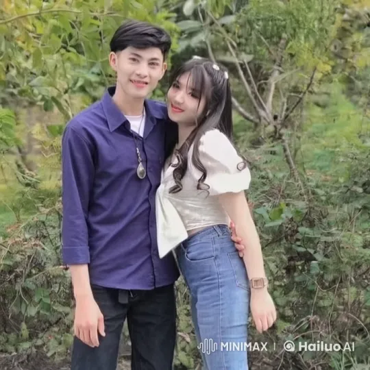 Couple's Intense Kung Fu Battle in a Lush Garden – AI Generated Video | Hailuo AI