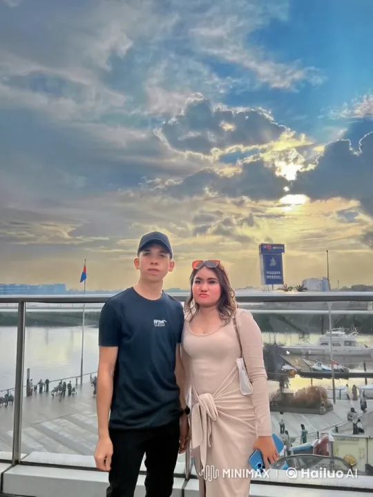 Martial Arts Couple Showcases Skills in Sunset Fight Scene – AI Generated Video | Hailuo AI