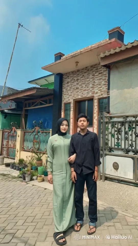 Couple Demonstrates Dynamic Kung Fu in Front of Brick House – AI Generated Video | Hailuo AI