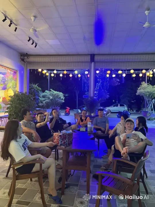 Vibrant Outdoor Kungfu Showdown Under Lanterns – AI Generated Video | Hailuo AI