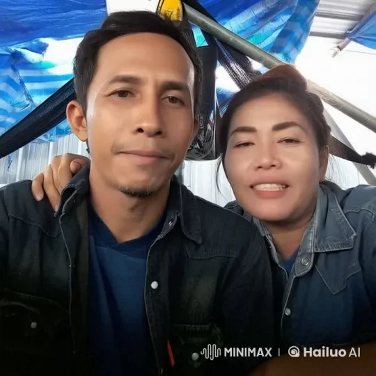 Intimate Couple Under Shelter with Gentle Animations – AI Generated Video | Hailuo AI
