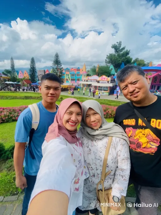 Family Enjoying Amusement Park with Martial Arts Display – AI Generated Video | Hailuo AI