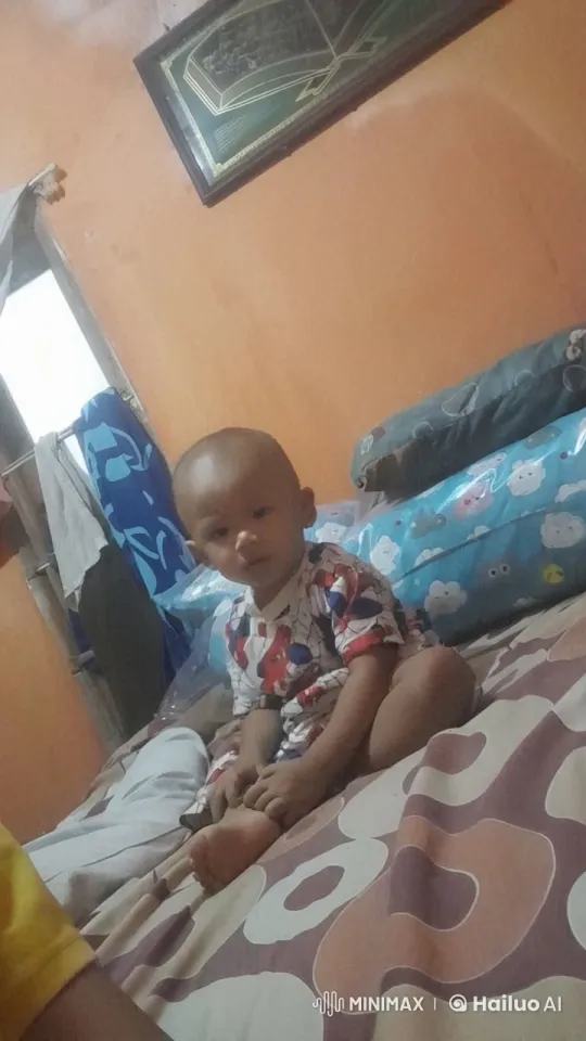Child Practicing Wing Chun Kungfu on Bed – AI Generated Video | Hailuo AI