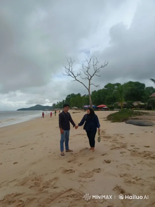 Couple Combats on Beach in Graceful Kung-Fu Scene – AI Generated Video | Hailuo AI