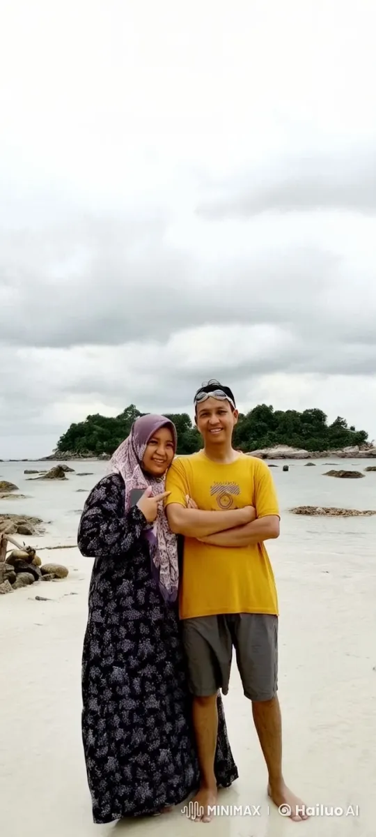 Couple on Serene Beach with Gentle Movements – AI Generated Video | Hailuo AI