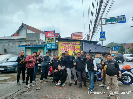 Kung Fu Showdown in Front of 'Bubur Ayam Mandiri' Stall – AI Generated Video | Hailuo AI