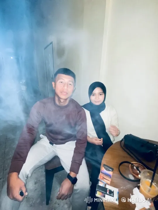 Couple Demonstrates Kungfu Skills in Hazy Indoor Setting – AI Generated Video | Hailuo AI