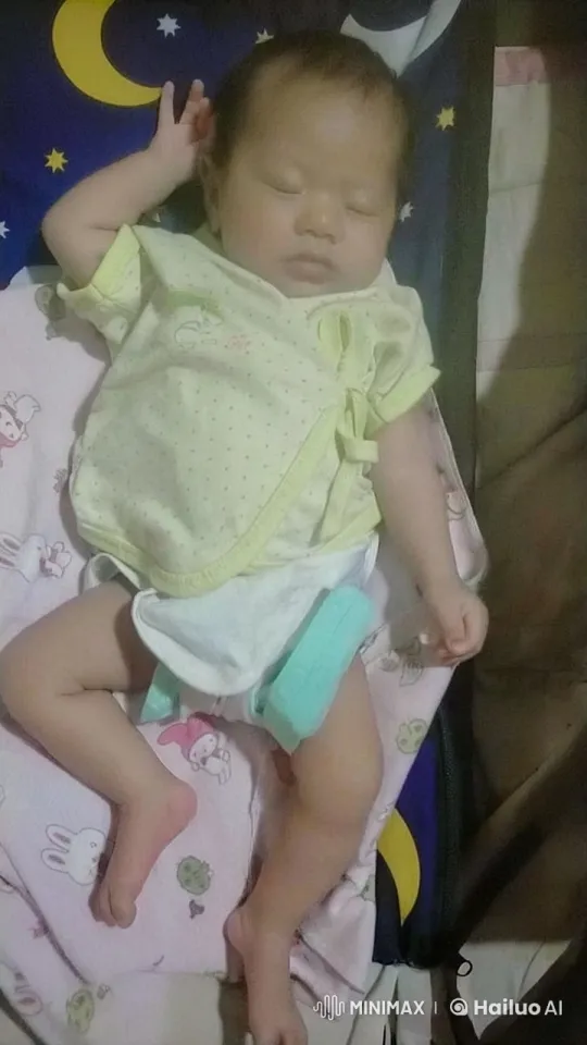 Baby Mimics Kung Fu Moves in Cuddly Fashion – AI Generated Video | Hailuo AI