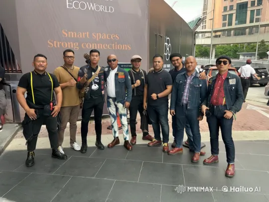 Urban Kung Fu Display in Modern Cityscape – AI Generated Video | Hailuo AI