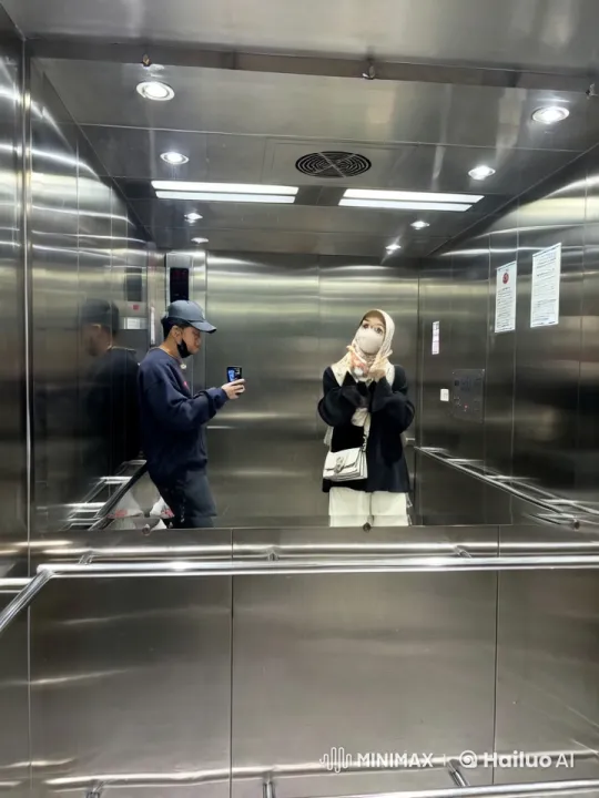 Elevator Kung Fu Showdown: Dynamic Martial Arts Duel – AI Generated Video | Hailuo AI