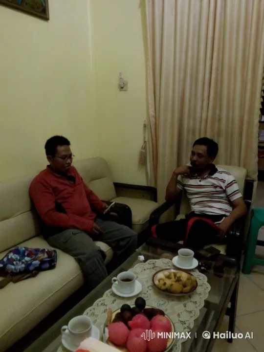 Relaxed Men Synchronize Kungfu Moves in Living Room – AI Generated Video | Hailuo AI