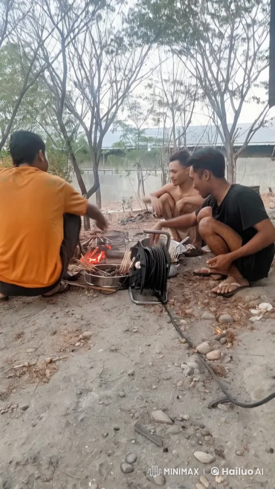 Outdoor Kungfu Skirmish by a Campfire – AI Generated Video | Hailuo AI