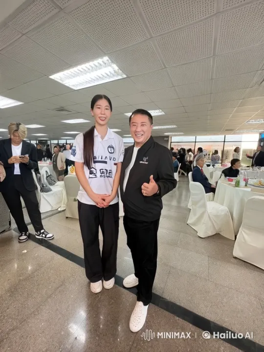 Intense Kung Fu Battle at Banquet Hall – AI Generated Video | Hailuo AI